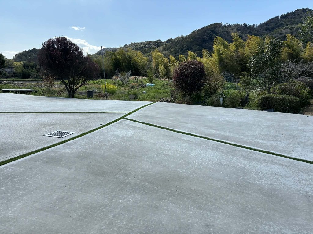 草むしりの負担を解消！お庭を駐車場にリホーム